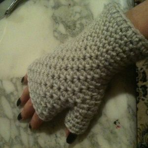 Fingerless mittens